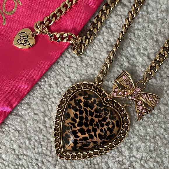 Betsey Johnson leopard heart chunky gold chain necklace O/S - Picture 2 of 4